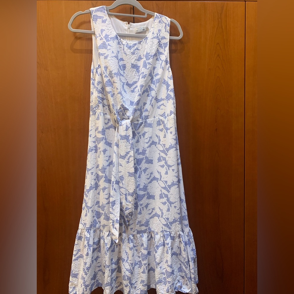 Vineyard Vines Blue and White Dress with Elegant Design